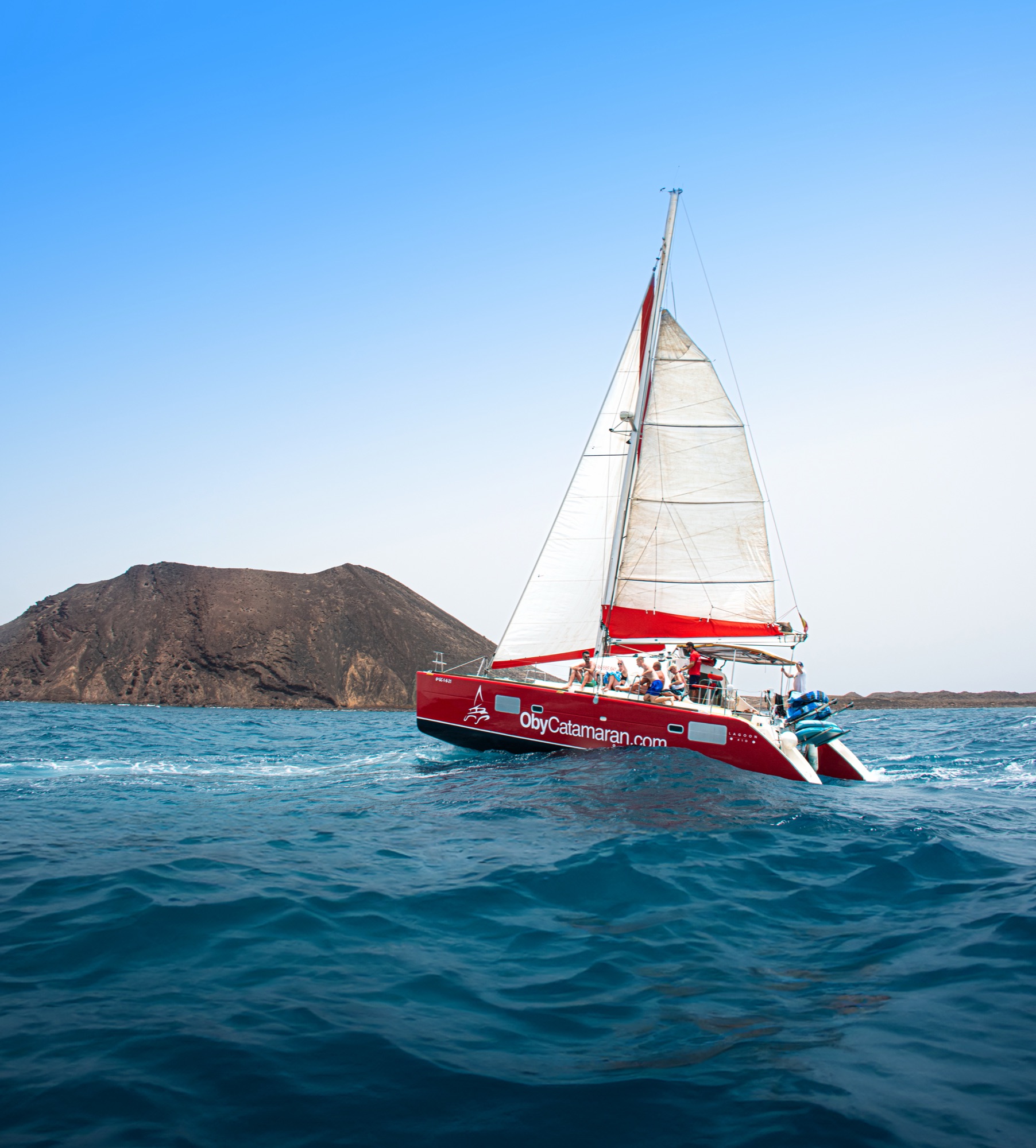 Excursión en el catamarán Oby Catamaran rumbo a la Isla de Lobos