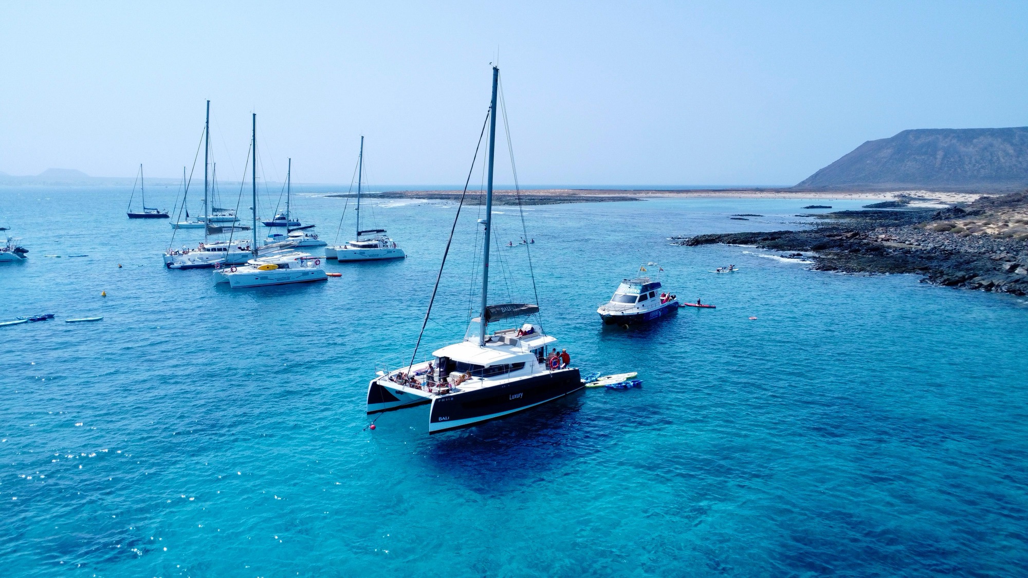 Catamarán de lujo Oby Luxury, solo para adultos, en Fuerteventura